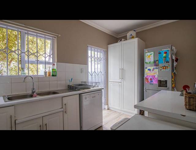 3 BEDROOM HOUSE FOR SALE IN LAGUNA SANDS